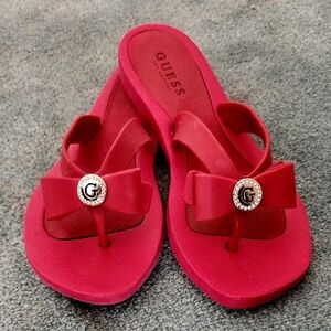 GUESS Red Bow Thong Sandals with Logo Medallion